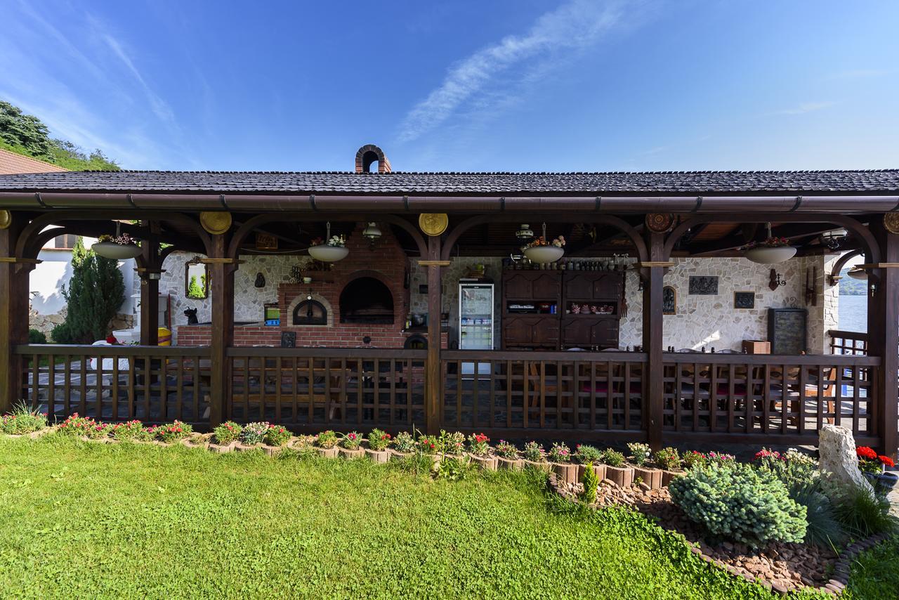 Hotel Casa Andrei Orşova Exterior foto